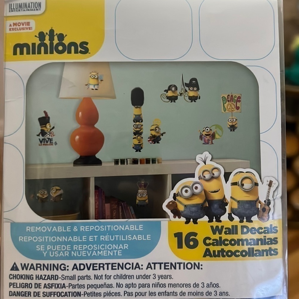 MINIONS Wall Decals 16 - New in box